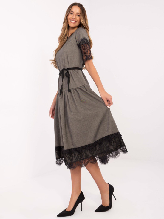 Elegantes ausgestelltes Kleid