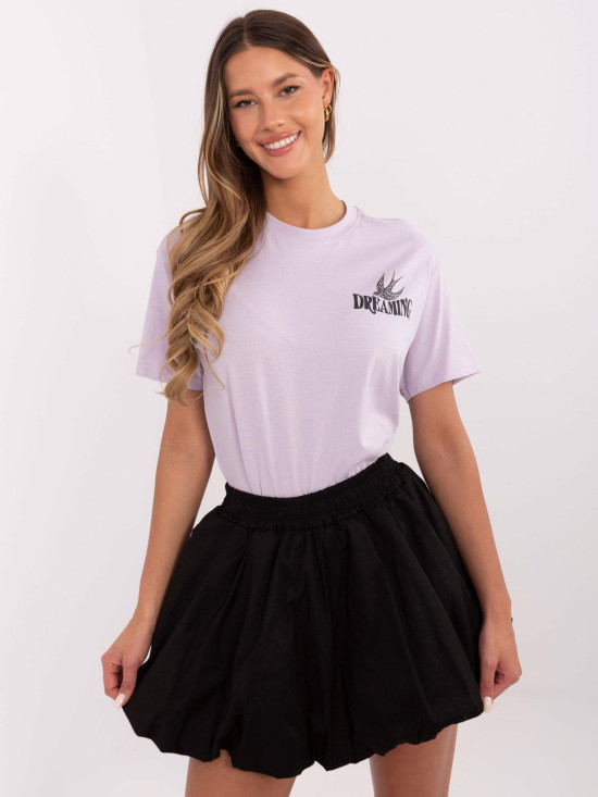 Stylisches lila T-Shirt mit Druck