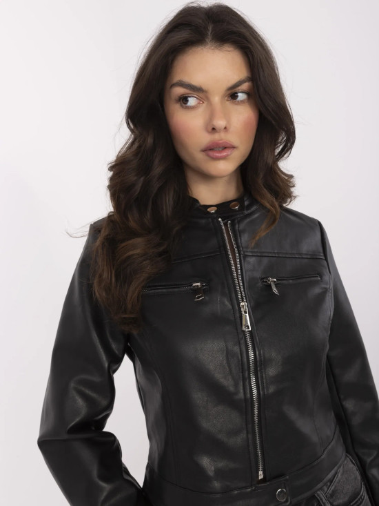 Stylische schwarze Kunstlederjacke