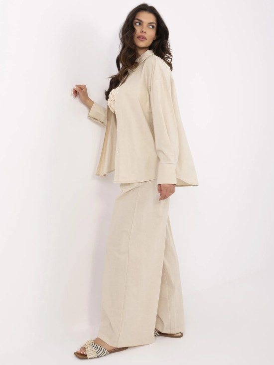Beige Komplett mit langen Ärmeln