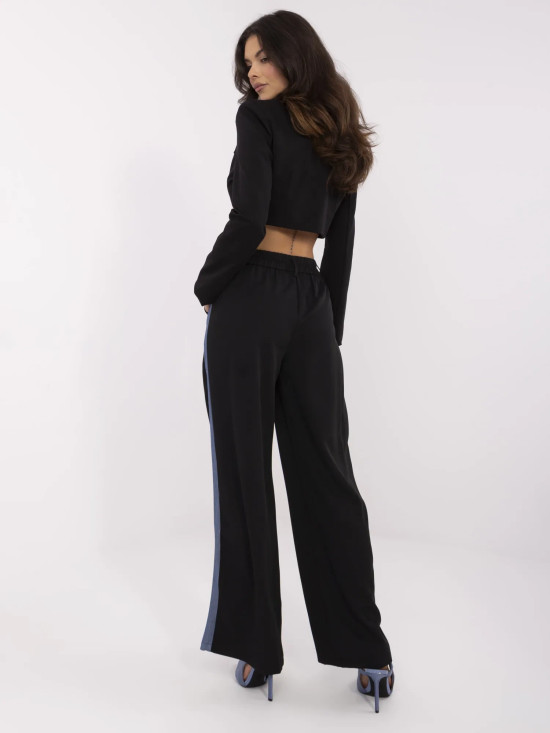 Stylische schwarze Hose mit Lampas