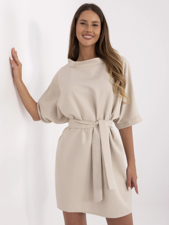 Elegantes beiges Cocktailkleid