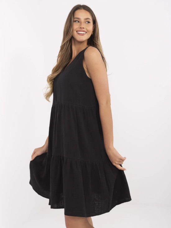 Elegantes schwarzes ausgestelltes Kleid