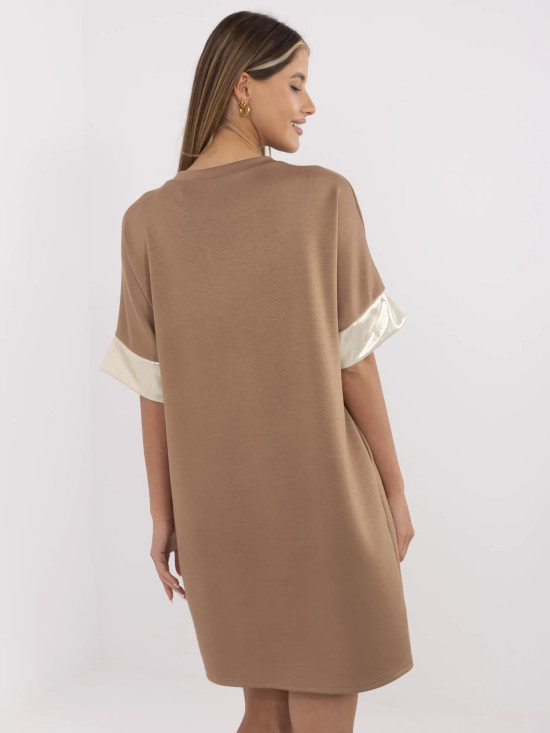 Beige Oversize Kleid mit kurzen Ärmeln