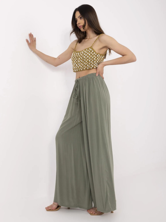 Stylische khaki Hose mit hohem Bund