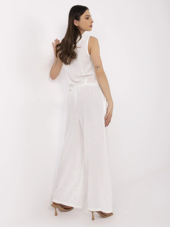 Eleganter Komplett mit Stickerei