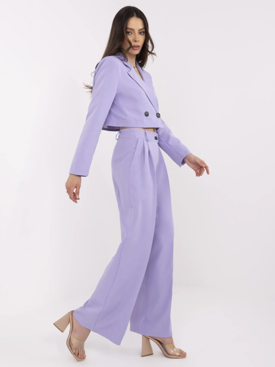 Eleganter Anzug in hellem Lila