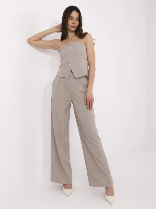 Eleganter Komplettanzug in Beige