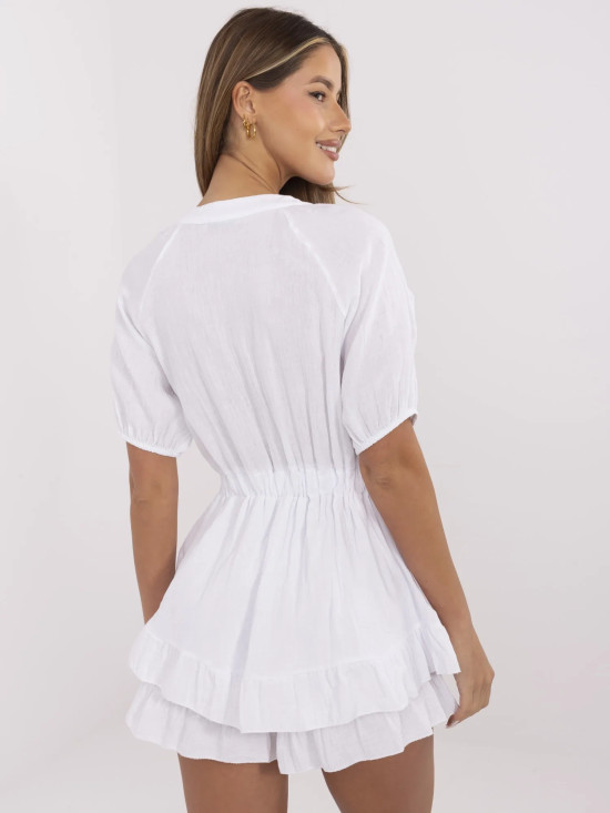 Weißer Overall mit kurzen Ärmeln