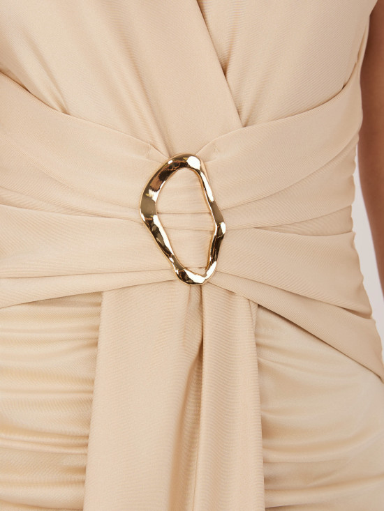 Beiges elegantes Midi-Kleid mit Wickelausschnitt und Raffungen