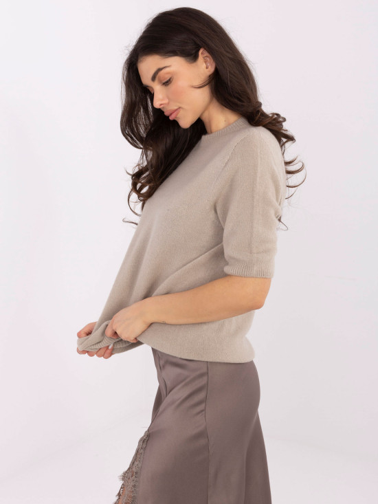 Beiger Strickpullover mit kurzem Ärmel