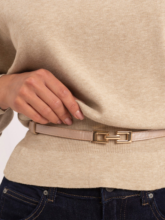 Beiger eleganter Pullover mit Gürtel und U-Boot-Ausschnitt