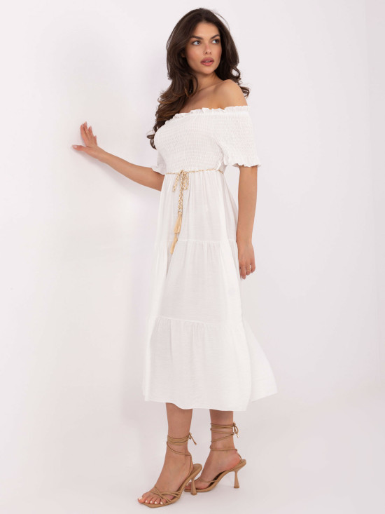 Weiße ausgestellte Kleid mit Gürtel