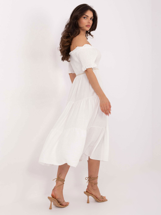 Weiße ausgestellte Kleid mit Gürtel