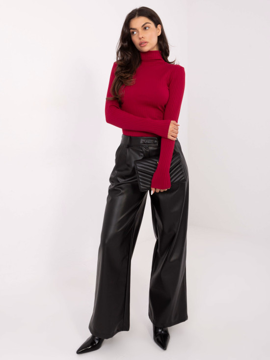 Bordeauxrote Rippbluse mit Rollkragen