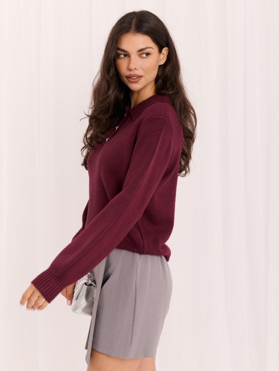 Eleganter bordeauxfarbener Pullover mit Kragen und Knöpfen