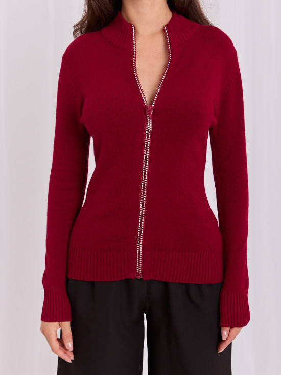 Eleganter bordeauxfarbener Pullover mit Stehkragen und Zirkonia