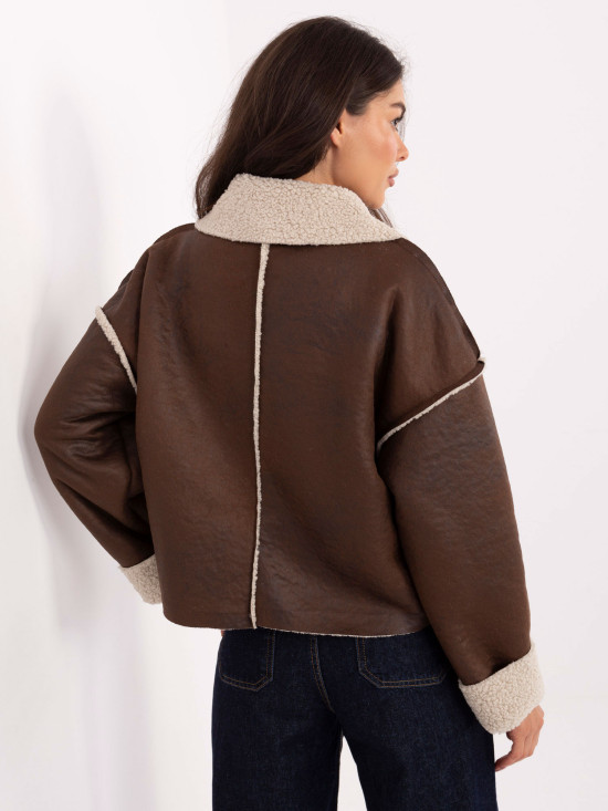 Kurze braune Übergangsjacke mit Knöpfen