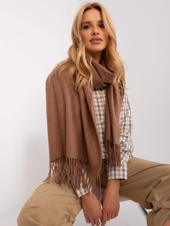 Brauner Strickschal