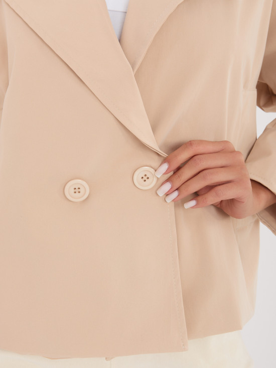 Kurzer Übergangsmantel in Braun