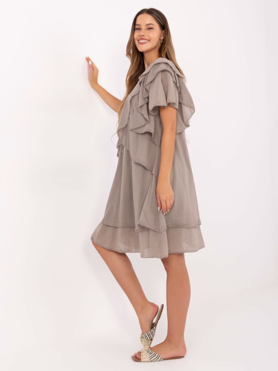 Oversize beige Kleid mit kurzen Ärmeln