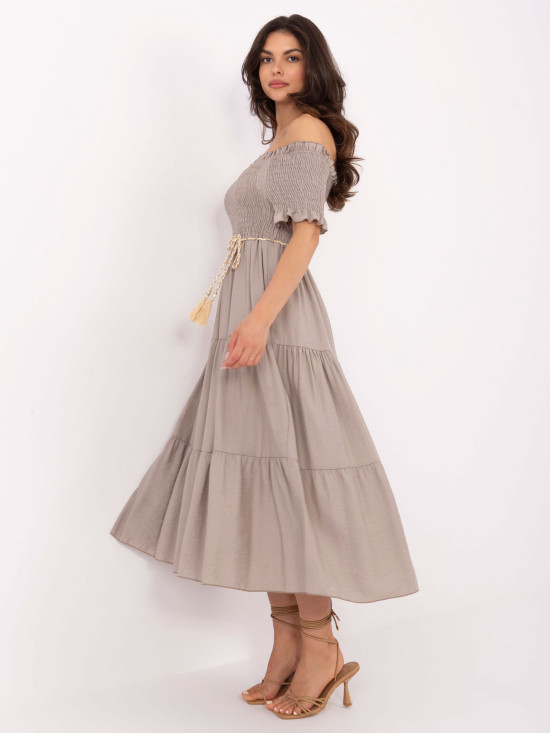 Beige ausgestellte Kleid mit kurzen Ärmeln