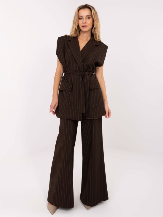 Elegante braune gestreifte Weste mit Gürtel