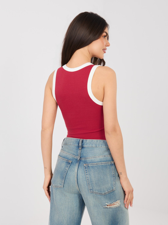 Kurzes rotes Baumwolltop ohne Ärmel