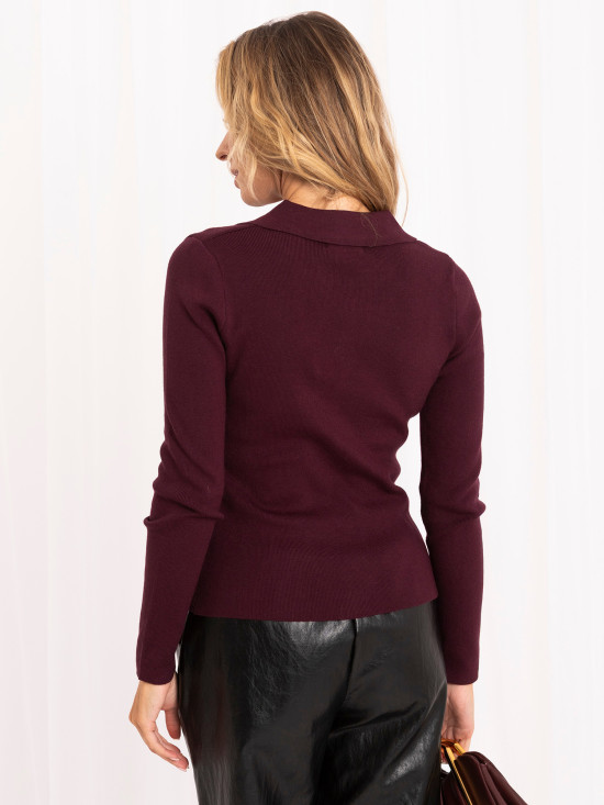 Eleganter lila Pullover mit Kragen und Knöpfen