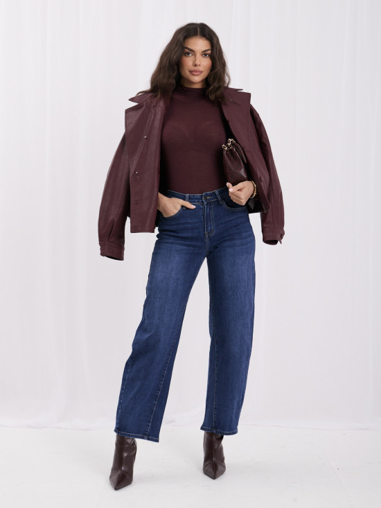 Dunkelblaue Mom Jeans mit hohem Bund