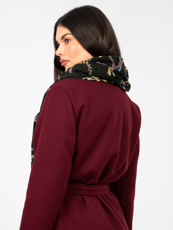 Schwarzes Tuch mit Print