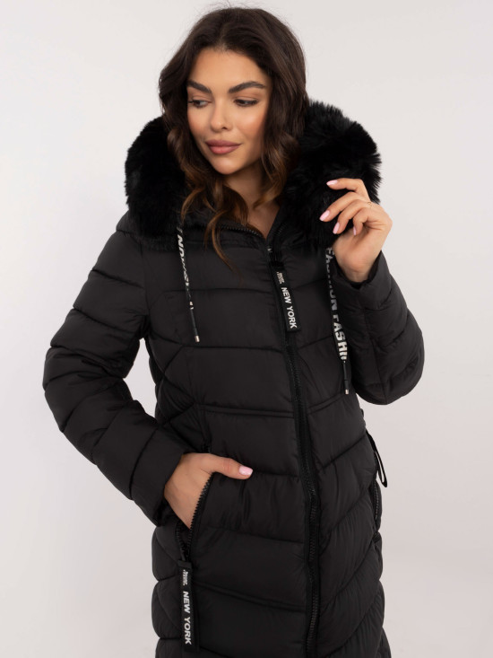 Schwarze gesteppte Winterjacke mit Kapuze