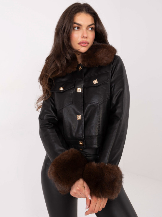 Kurze schwarze Kunstlederjacke mit Futter