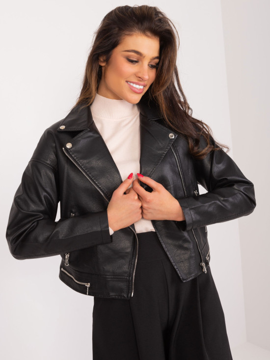 Stylische schwarze Jacke aus Kunstleder