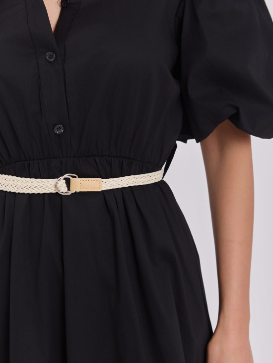 Schwarzes ausgestelltes Midi-Kleid mit Gürtel und Volant