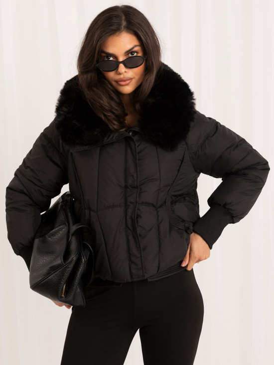 Schwarze gesteppte Winterjacke mit Stehkragen
