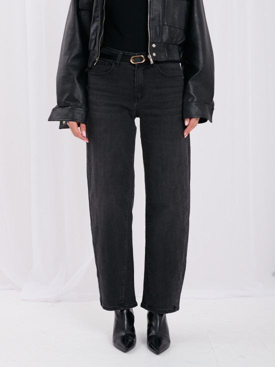 Schwarze Mom Jeans mit hohem Bund