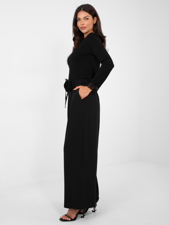 Elegante schwarze Wide-Leg-Hose mit hohem Bund und Gürtel