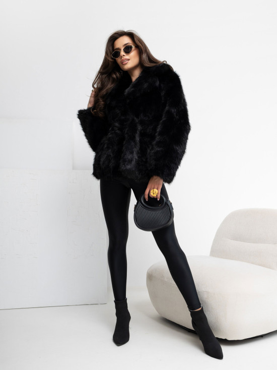 Elegante kurze Wolljacke mit Gürtel