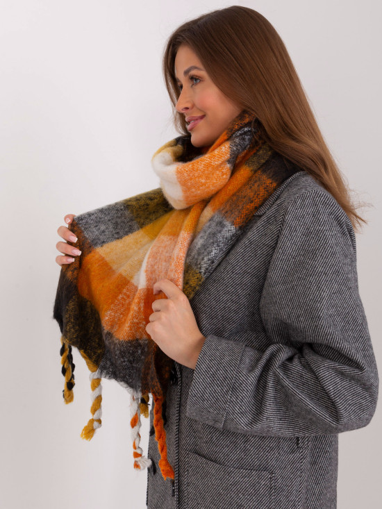 Eleganter schwarzer Schal mit Fransen