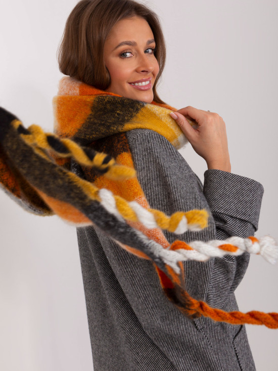 Eleganter schwarzer Schal mit Fransen