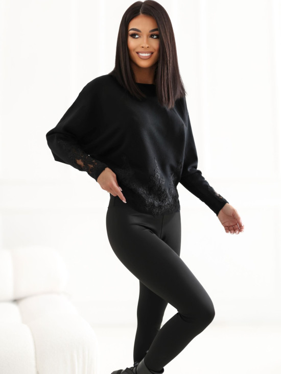 Eleganter schwarzer Pullover mit Spitze