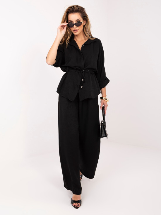 Elegantes schwarzes Set mit Hemd und weiter Hose