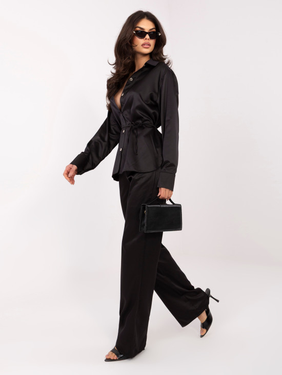 Elegantes schwarzes Set mit Hemd und Hose