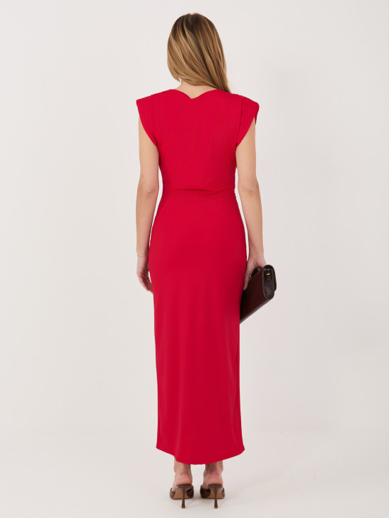 Rotes Midi-Kleid mit Raffungen