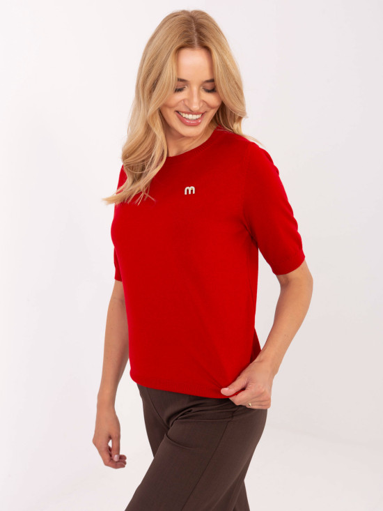 Stylischer roter Pullover mit kurzen Ärmeln
