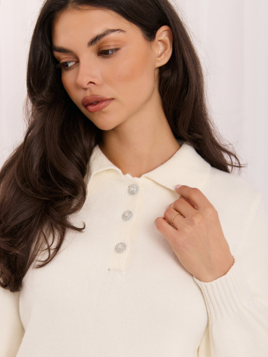 Eleganter Ecru-Pullover mit Kragen und Knöpfen