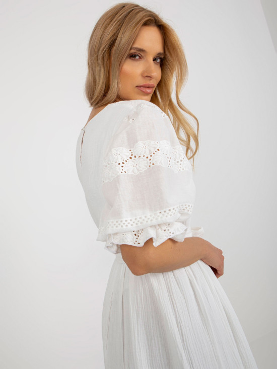Ecru Musselin Oversize Kleid mit Volant und Gürtel