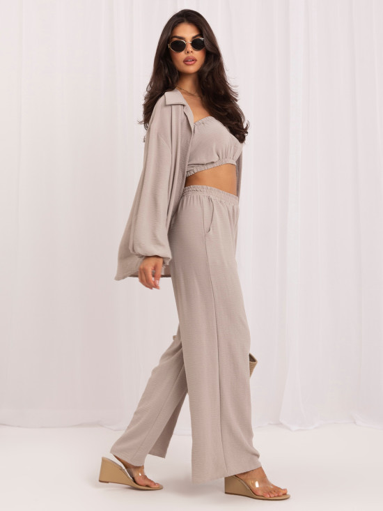 Beiges Set mit Top, Hemd und Hose