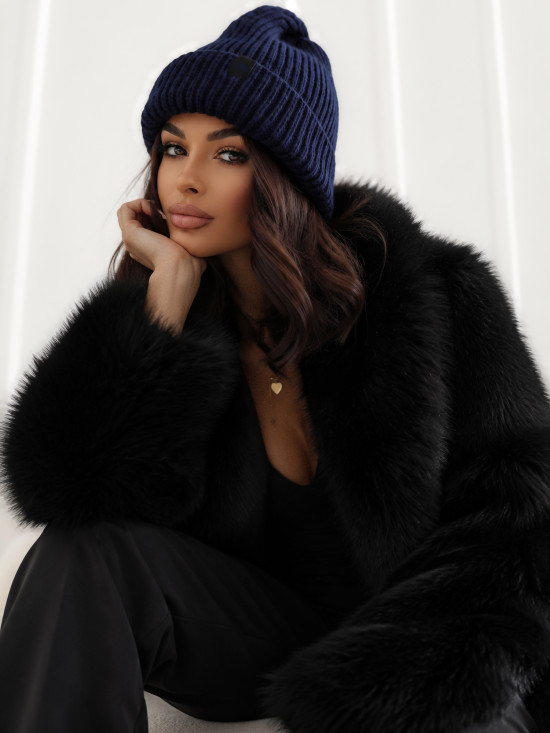 Dunkelblaue Wintermütze mit Applikation